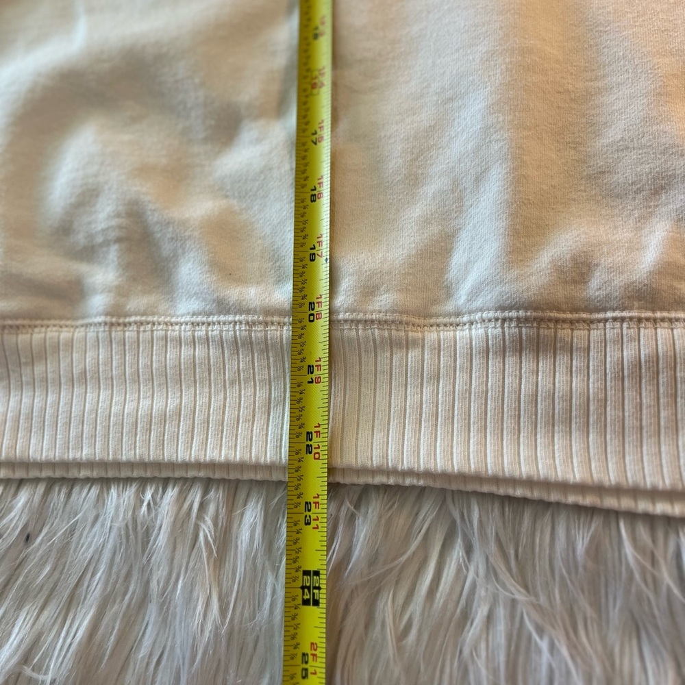 American Eagle Anything is Possible Graphic Sweatshirt - Picture 13 of 13